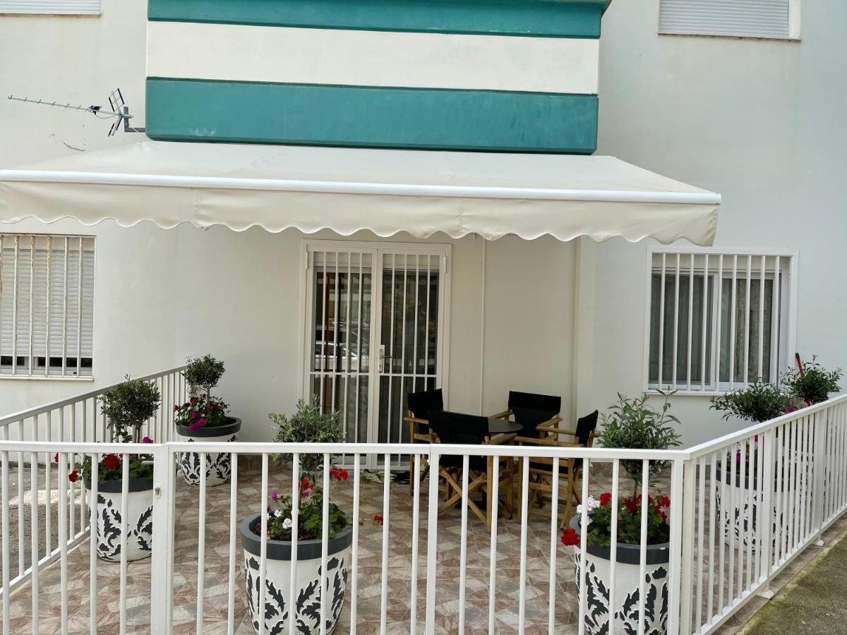 Kevin'S Lungomare Apartment Vlorë Exterior foto